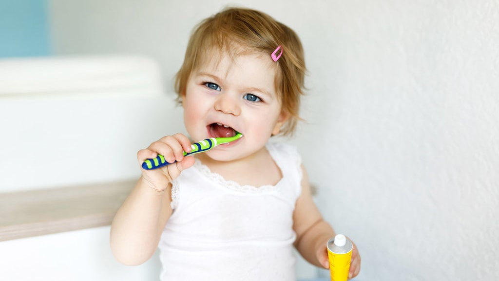 Merek Sikat Gigi Khusus Bayi Yang Aman Di Gunakan