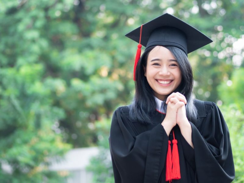 Lulusan Di Era Tak Pasti: Roadmap Karier Anti Layoff