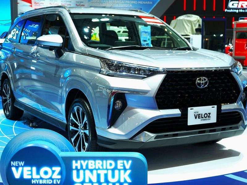 Perang Teknologi: Veloz Strong Hybrid Lawan Ertiga SHVS