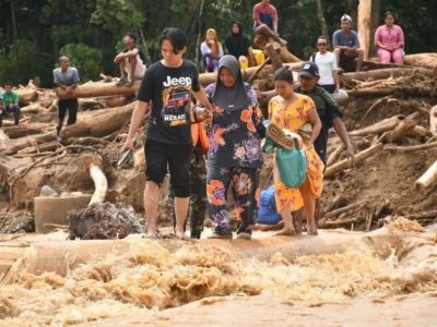Tuntut Hak Lingkungan Aman: Stop Illegal Logging Pemicu Banjir