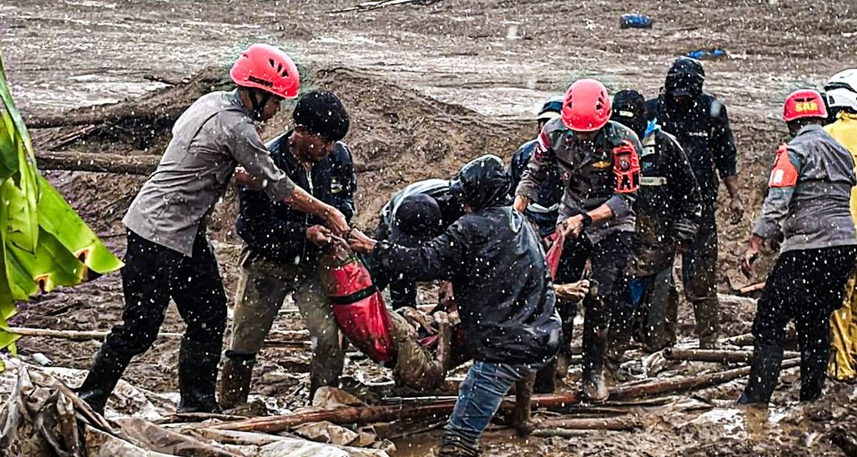 Longsor Cisarua: 29 Korban Di temukan, Pencarian Sempat Macet