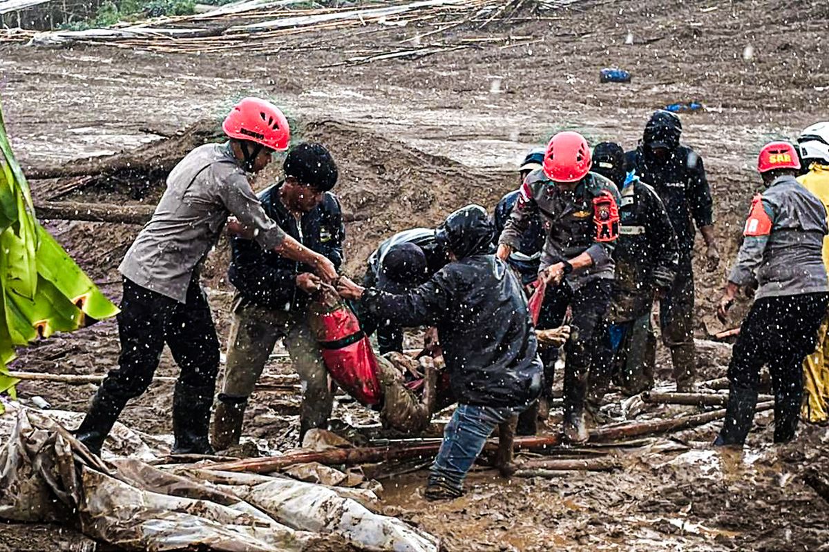 Longsor Cisarua: 29 Korban Di temukan, Pencarian Sempat Macet