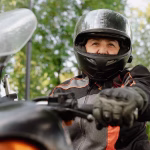 3 Cara Sopan Menegur Pengendara Yang Merokok Di Jalan