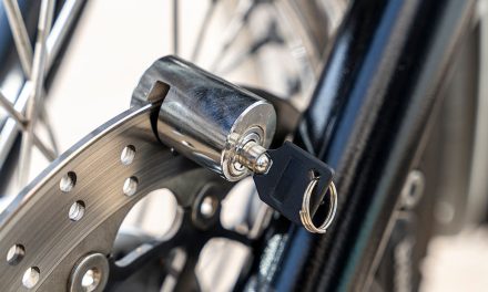 3 Merek Terbaik Untuk Kunci Keamanan Motor Saat Ini