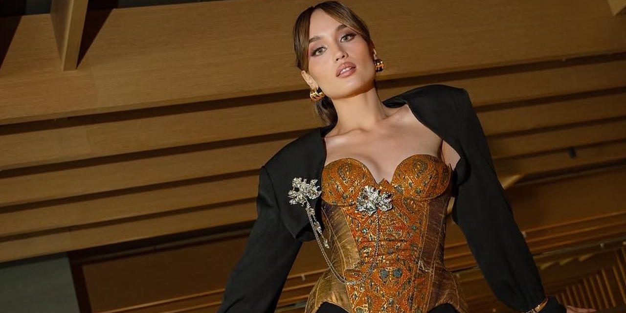 Anggun Berbatik, Intip Gaya Cinta Laura Di Sundance