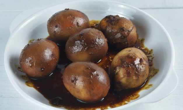 Rahasia Telur Pindang Wangi: Cukup Tambahkan Teh!