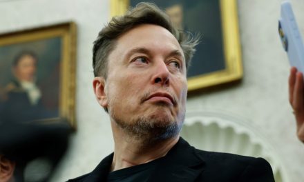 Starlink & AI: Cara Elon Musk “Mengunci” Dominasi Dunia