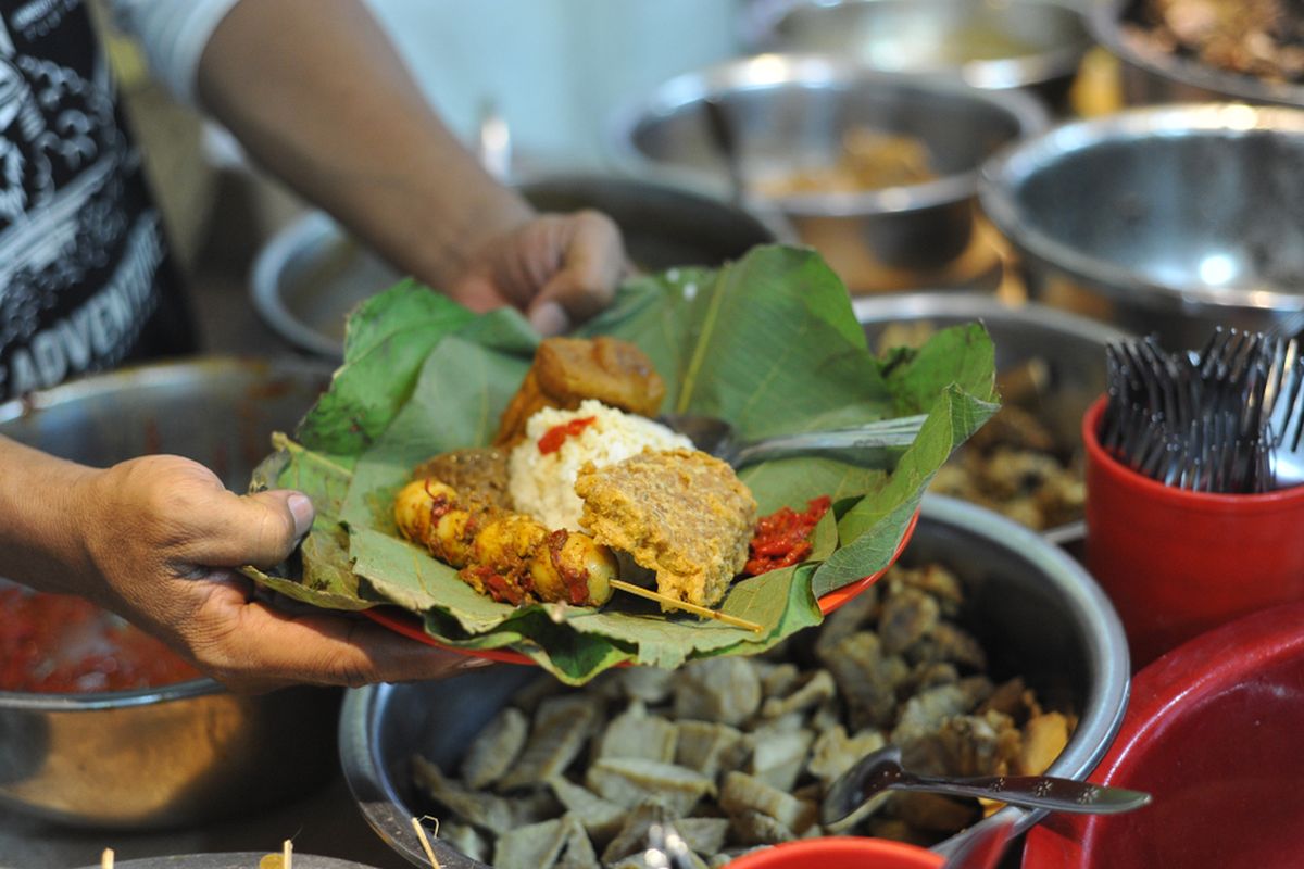 Solusi Laper! Resto Dekat Stasiun Cikarang Yang Wajib Coba