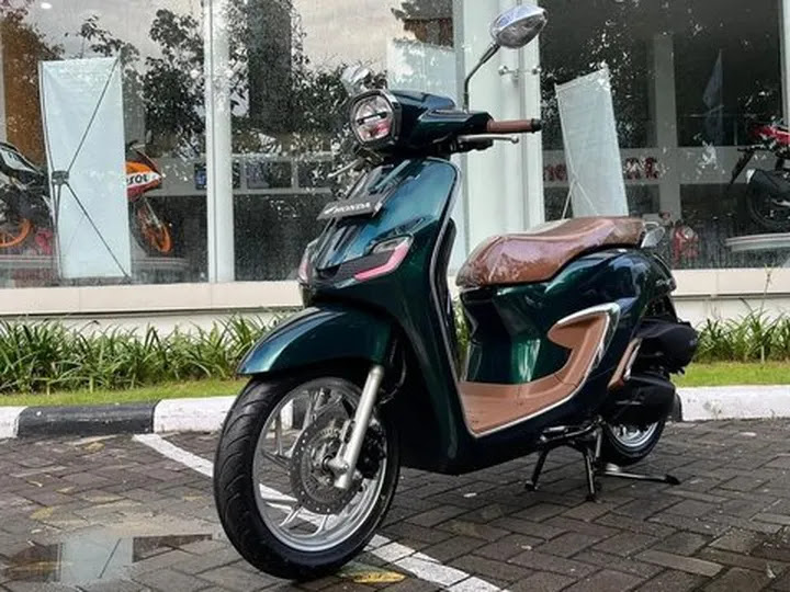 Bikin Melirik! Trik Tampil Beda Pake Stylo 160 Street Style