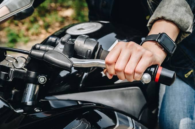 Matic Minggir Dulu, Ini 4 Kelebihan Motor Manual